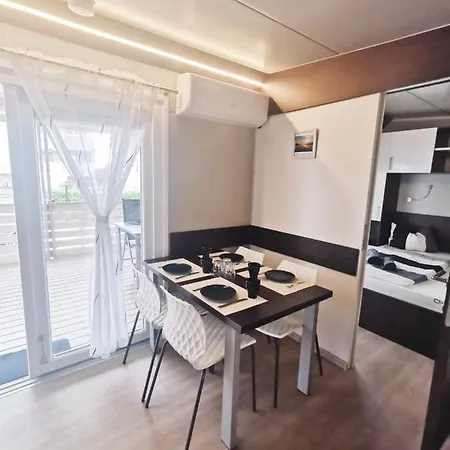 Mobilehome Mali No 2 * Pakostane