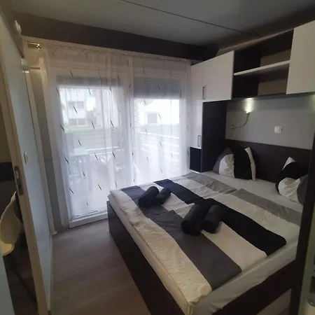 Mobilehome Mali No 2 * Pakoštane