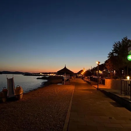 Mobilehome Mali No 2 Vikendica *