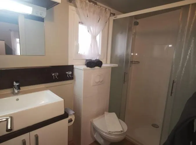 Mobilehome Mali No 2 파코스탄