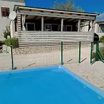 Mobilehome Mali No 2 Pakostane