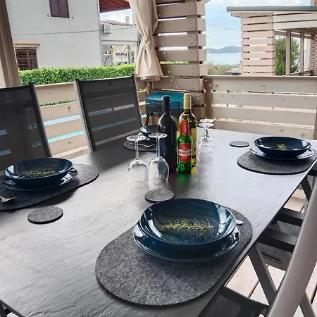 בית נופש Mobilehome Mali No 2