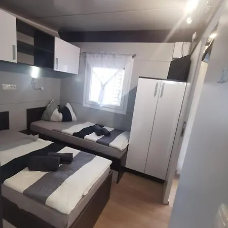 Semesterbostad Mobilehome Mali No 2 *