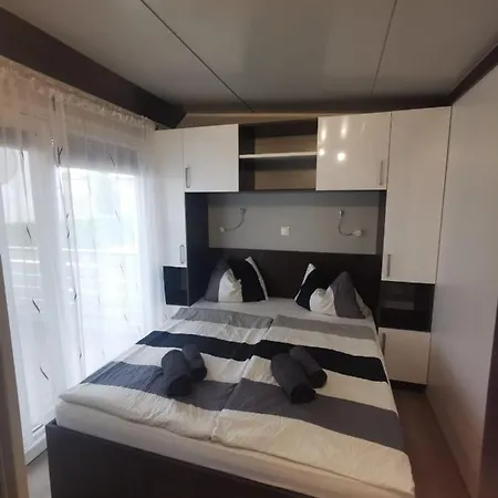 Mobilehome Mali No 2 Semesterbostad Pakoštane