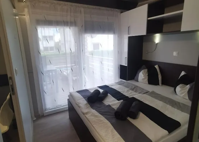 Mobilehome Mali No 2 * Pakoštane